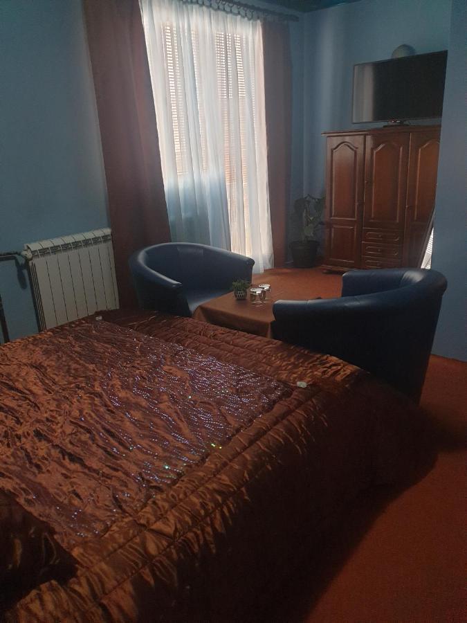Guesthouse Prenociste Faraon Πλιέβλια Εξωτερικό φωτογραφία