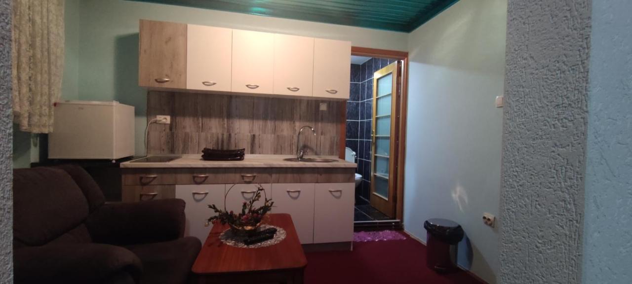 Guesthouse Prenociste Faraon Πλιέβλια Εξωτερικό φωτογραφία